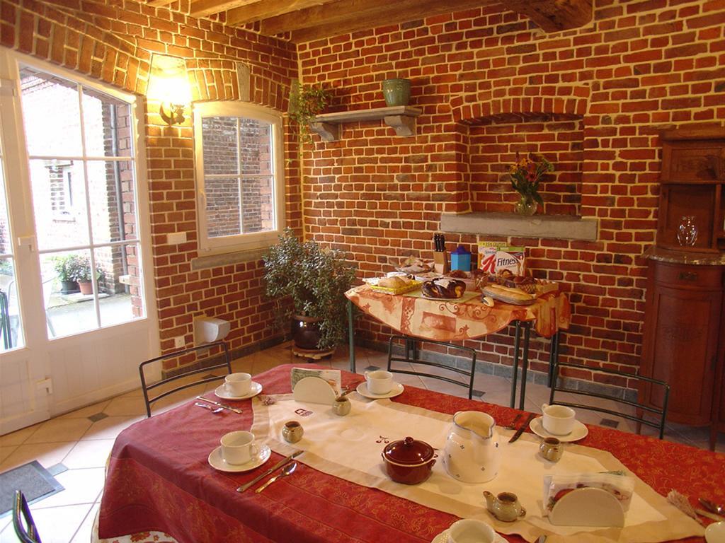 Avesnes-sur-Helpe La Citadelle D'Hututu B&B 외부 사진